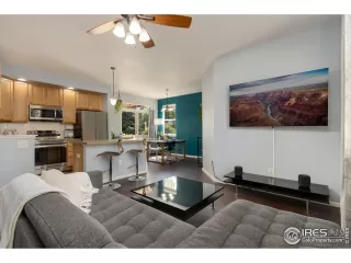 Photo #5: 1033365 Listing