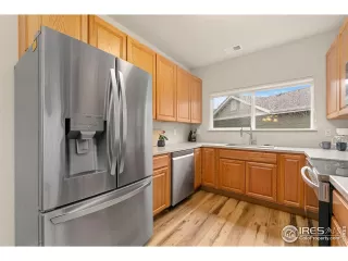 Photo #6: 1033368 Listing