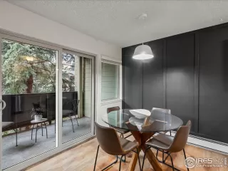 Photo #2: 1033378 Listing