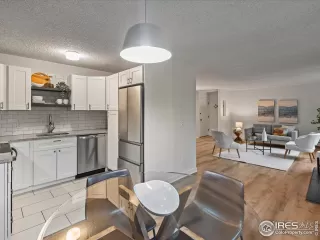 Photo #3: 1033378 Listing