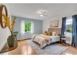 Photo #2: 1033398 Listing