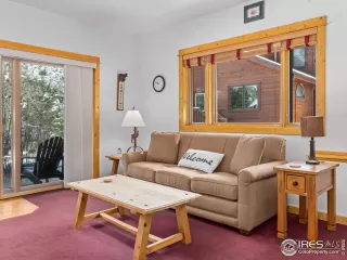 Photo #4: 1033411 Listing