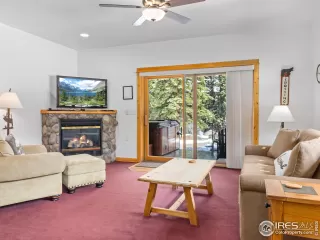 Photo #5: 1033411 Listing