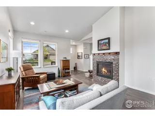 Photo #2: 1033416 Listing