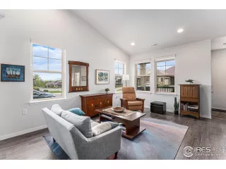 Photo #3: 1033416 Listing