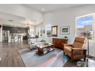 Photo #4: 1033416 Listing