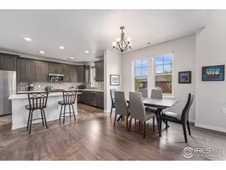 Photo #6: 1033416 Listing