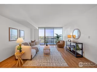 Photo #5: 1033598 Listing