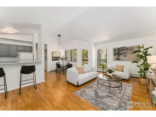 Photo #1: 1033606 Listing