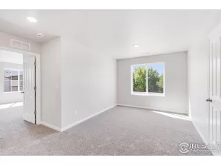 Photo #3: 1033651 Listing