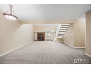 Photo #3: 1033680 Listing