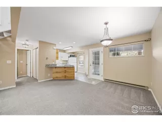 Photo #4: 1033680 Listing