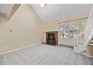 Photo #6: 1033680 Listing