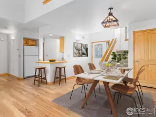 Photo #5: 1033730 Listing