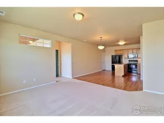 Photo #4: 1033774 Listing