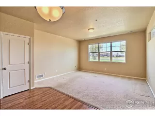 Photo #6: 1033774 Listing