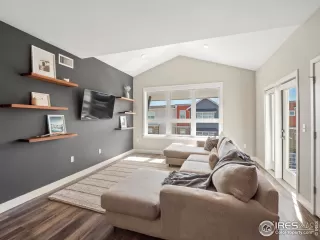 Photo #2: 1033840 Listing