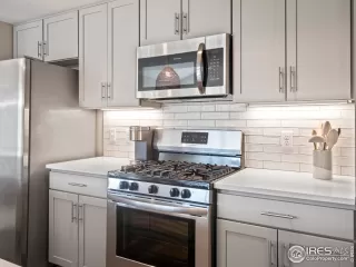 Photo #5: 1033840 Listing