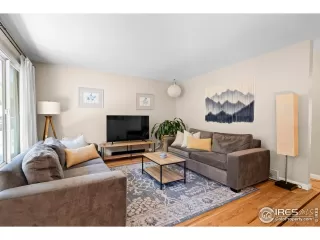 Photo #2: 1033847 Listing