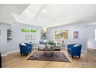 Photo #2: 1033878 Listing