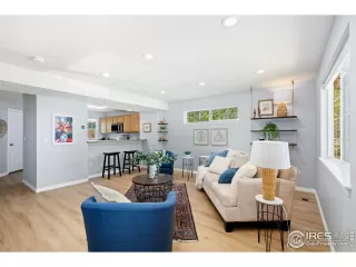 Photo #6: 1033878 Listing