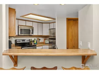 Photo #2: 1033947 Listing