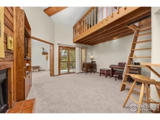 Photo #4: 1033947 Listing