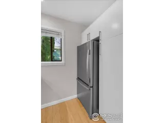 Photo #4: 1033989 Listing