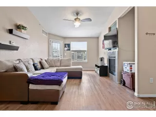 Photo #2: 1033998 Listing