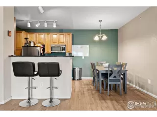 Photo #5: 1033998 Listing