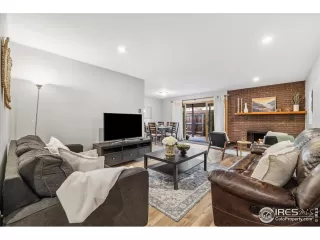 Photo #4: 1034027 Listing