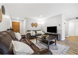 Photo #5: 1034027 Listing