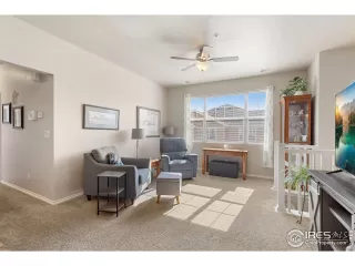 Photo #6: 1034083 Listing