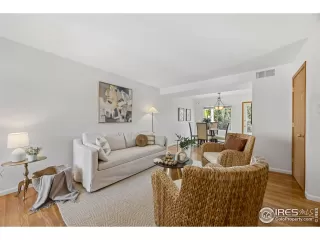 Photo #4: 1034188 Listing