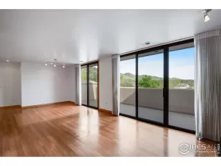 Photo #4: 1034249 Listing