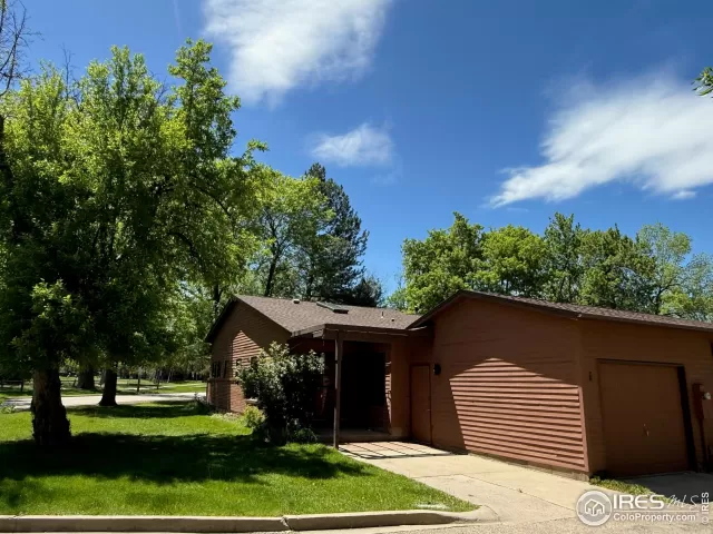MLS: 1034298 Condo For Sale
