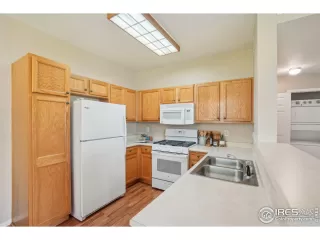 Photo #6: 1034313 Listing