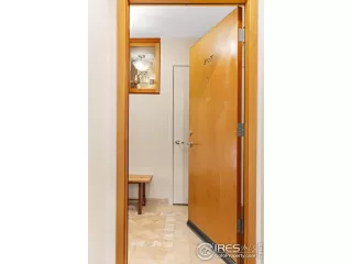 Photo #3: 1034346 Listing