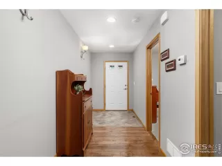 Photo #5: 1034387 Listing