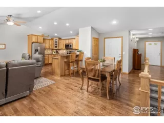 Photo #6: 1034387 Listing