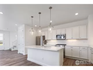 Photo #3: 1034392 Listing