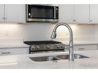 Photo #6: 1034392 Listing