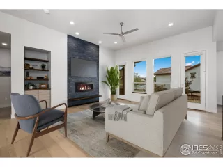 Photo #5: 1034445 Listing