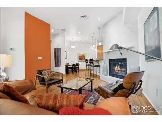 Photo #6: 1034553 Listing