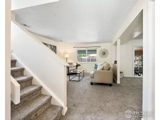 Photo #3: 1034602 Listing