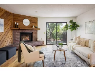 Photo #3: 1034610 Listing