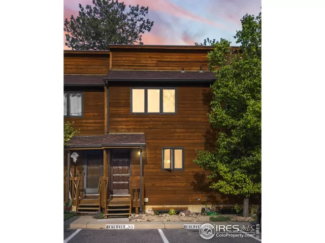 MLS: 1034613 Condo For Sale