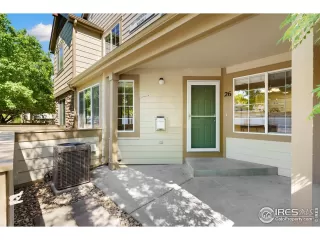 Photo #2: 1034657 Listing