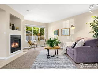 Photo #4: 1034657 Listing