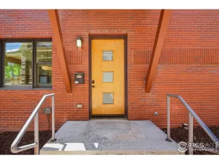 Photo #2: 1034668 Listing